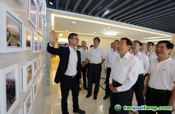 國家發(fā)展改革委副主任張勇出席第五屆深圳國際低碳城論壇開幕式并調研深圳碳交易試點工作