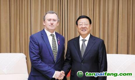 國(guó)家林業(yè)和草原局局長(zhǎng)張建龍會(huì)見(jiàn)加蓬林業(yè)、海洋、環(huán)境和氣候變化部部長(zhǎng)李懷特
