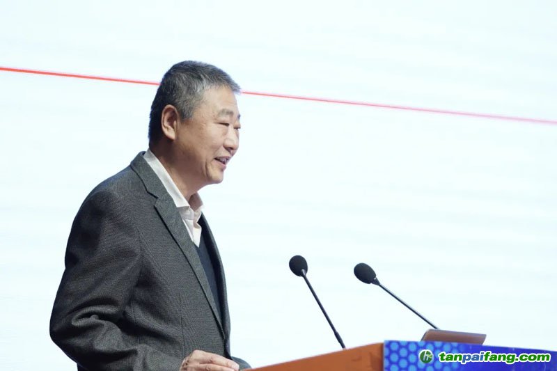 院士專家熱議能源轉(zhuǎn)型：中國要直接進(jìn)入清潔能源時代