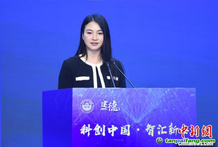 中國新聞社浙江分社黨委書記、總編輯柴燕菲現(xiàn)場點(diǎn)評。王剛 攝